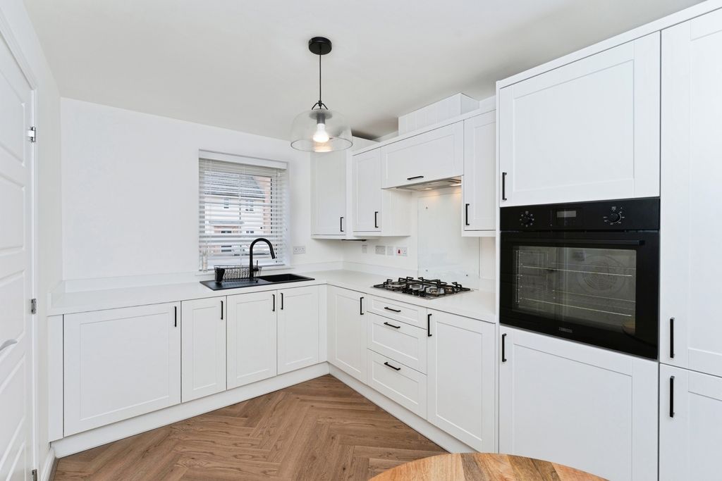 Property photo 2 of 31 Pbox-Img.Jpg