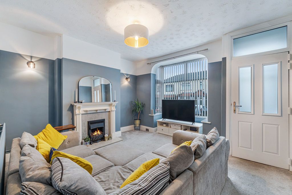 Property photo 2 of 15 Photograph 2