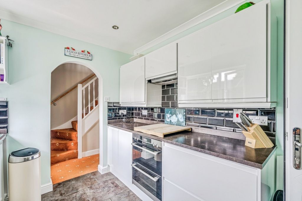 Property photo 3 of 17 Photo