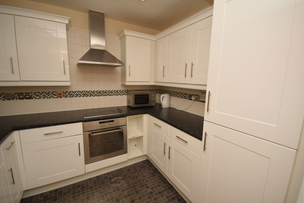 Property photo 2 of 11 Kitchen