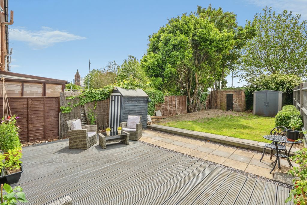 Property photo 3 of 21