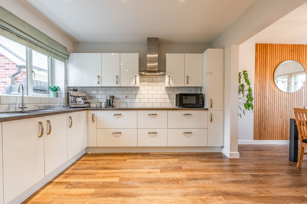 Property photo 3 of 29