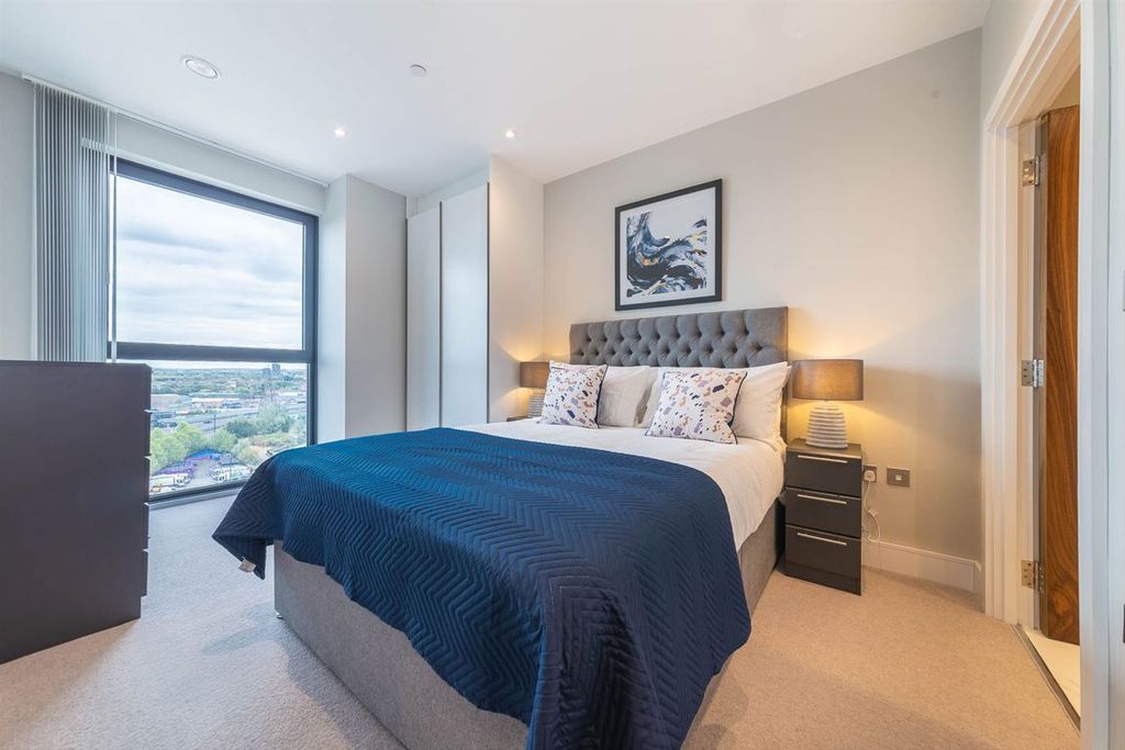 Property photo 3 of 9