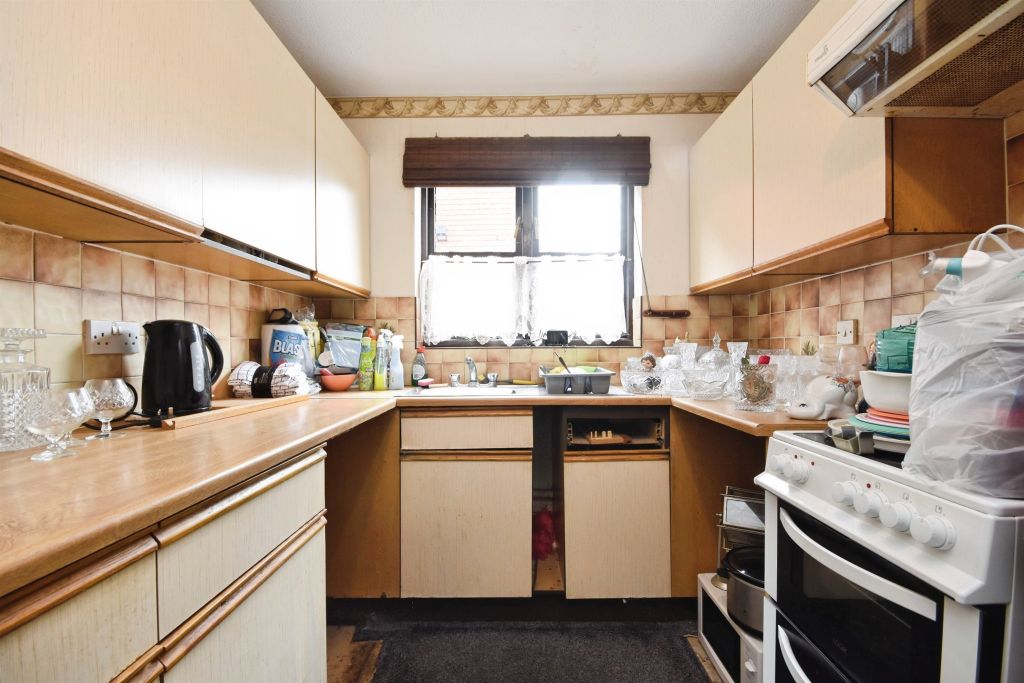 Property photo 2 of 17