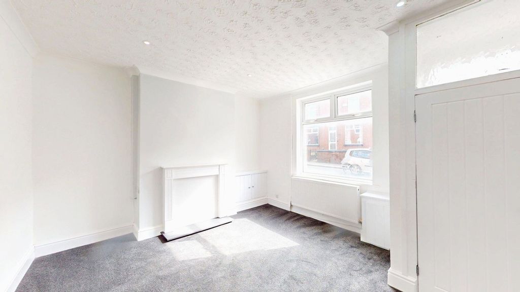 Property photo 1 of 7 Lounge