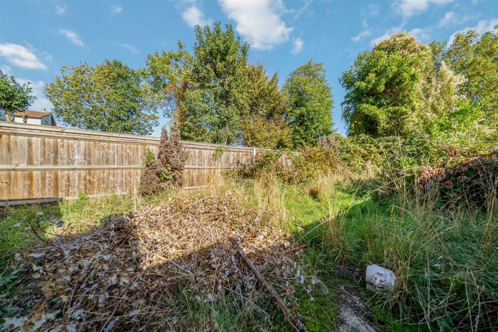 Property photo 2 of 21