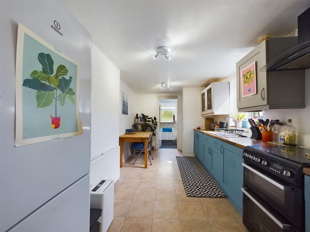 Property photo 3 of 12 Cam01358G0-Pr0104-Still008.Jpg