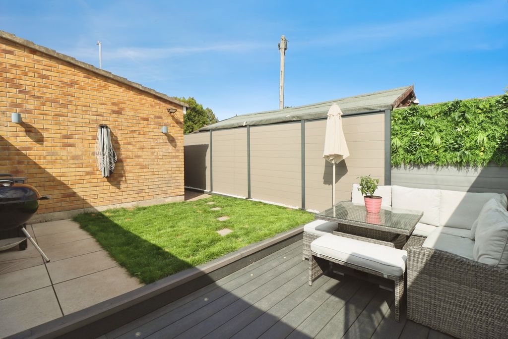 Property photo 2 of 16 Photo