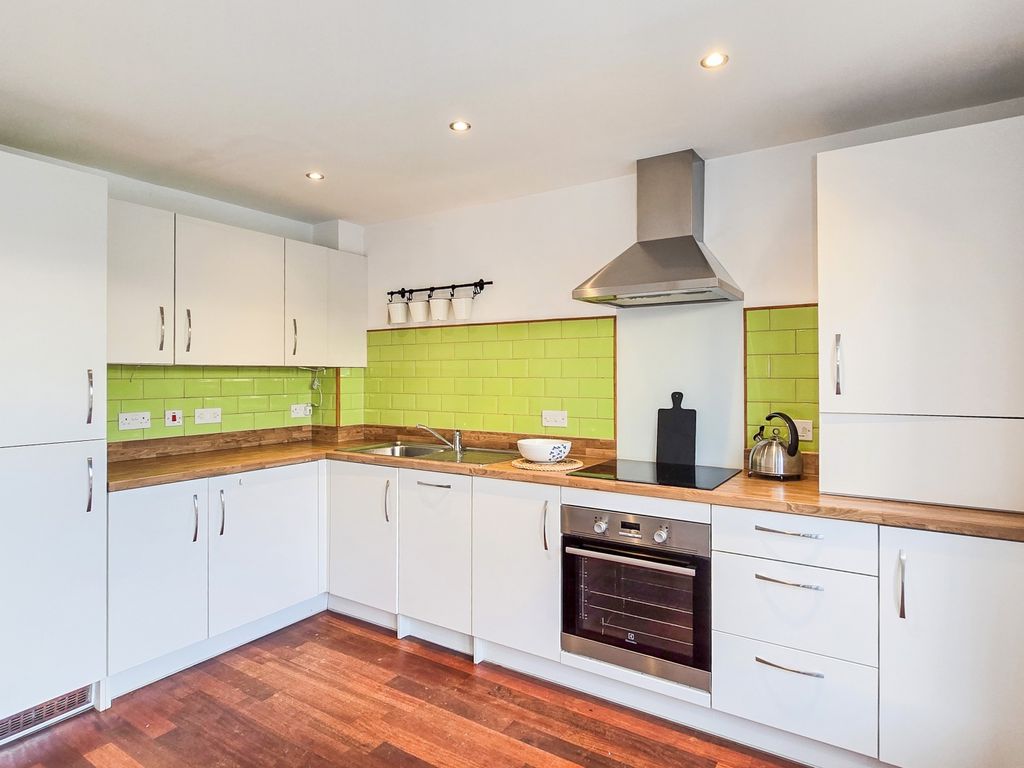 Property photo 3 of 19 Image 2