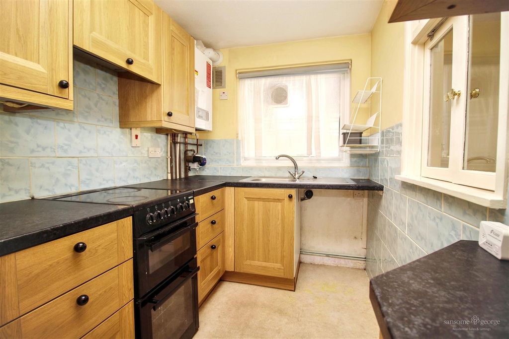 Property photo 2 of 17 Kitchen