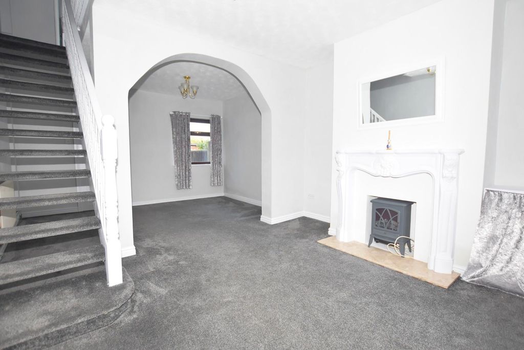 Property photo 2 of 16 Lounge 1.Jpg