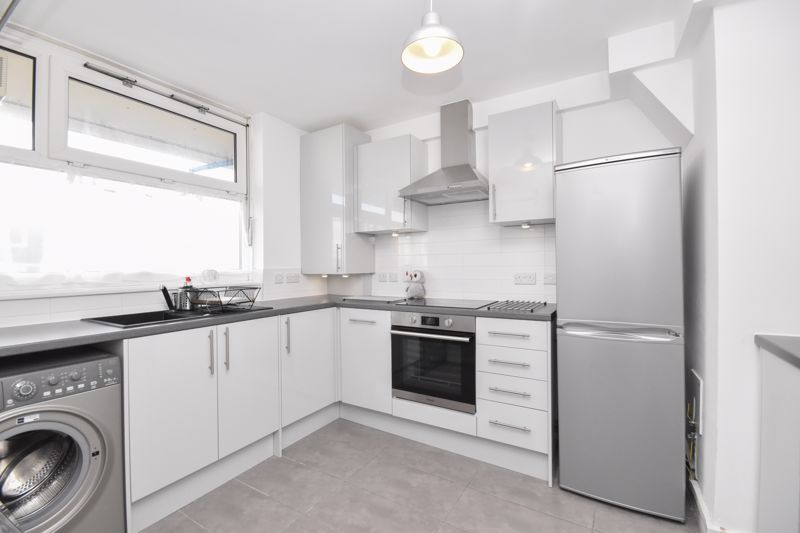 Property photo 2 of 7 Kitchen