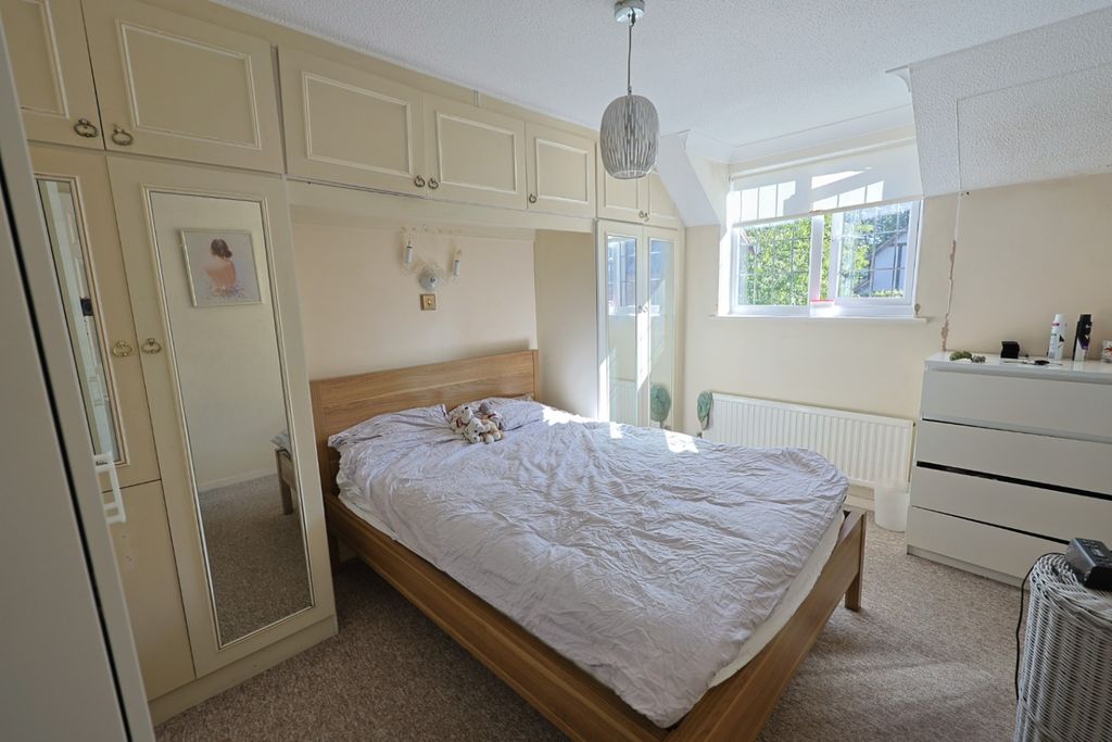 Property photo 3 of 8 4493882