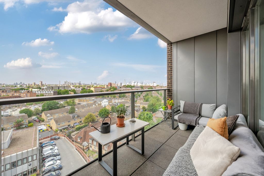 Property photo 3 of 18 1457700-11-6A031d...
