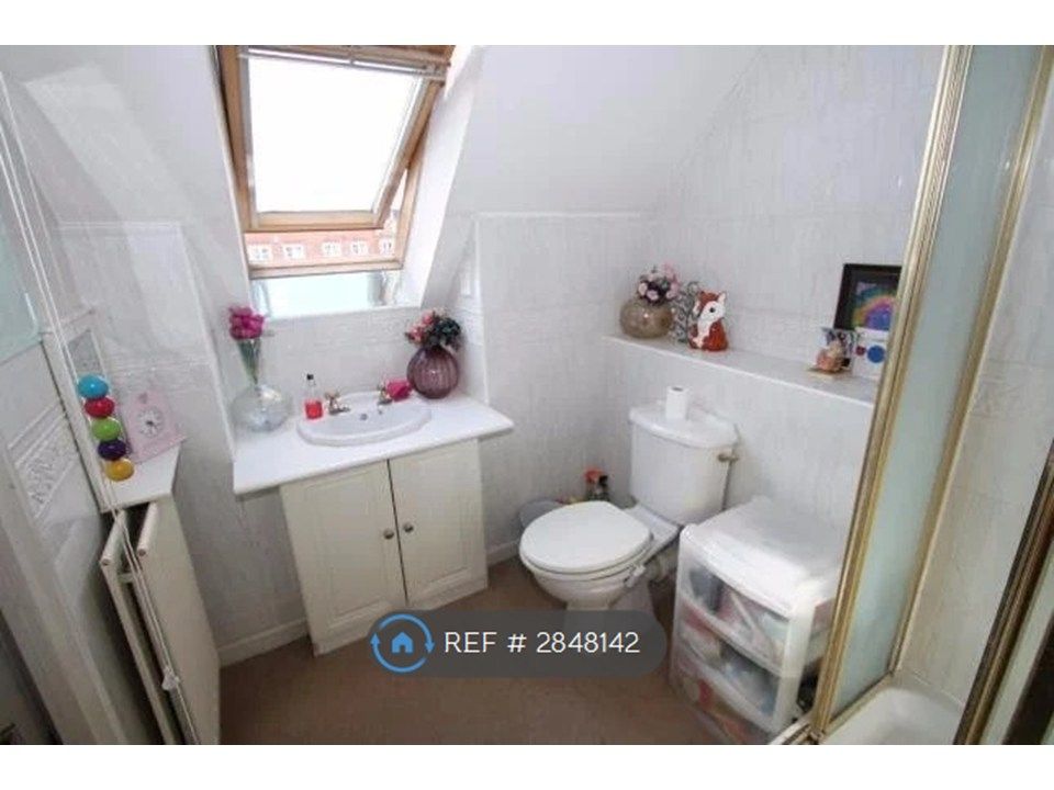 Property photo 3 of 7 Ensuite Washroom