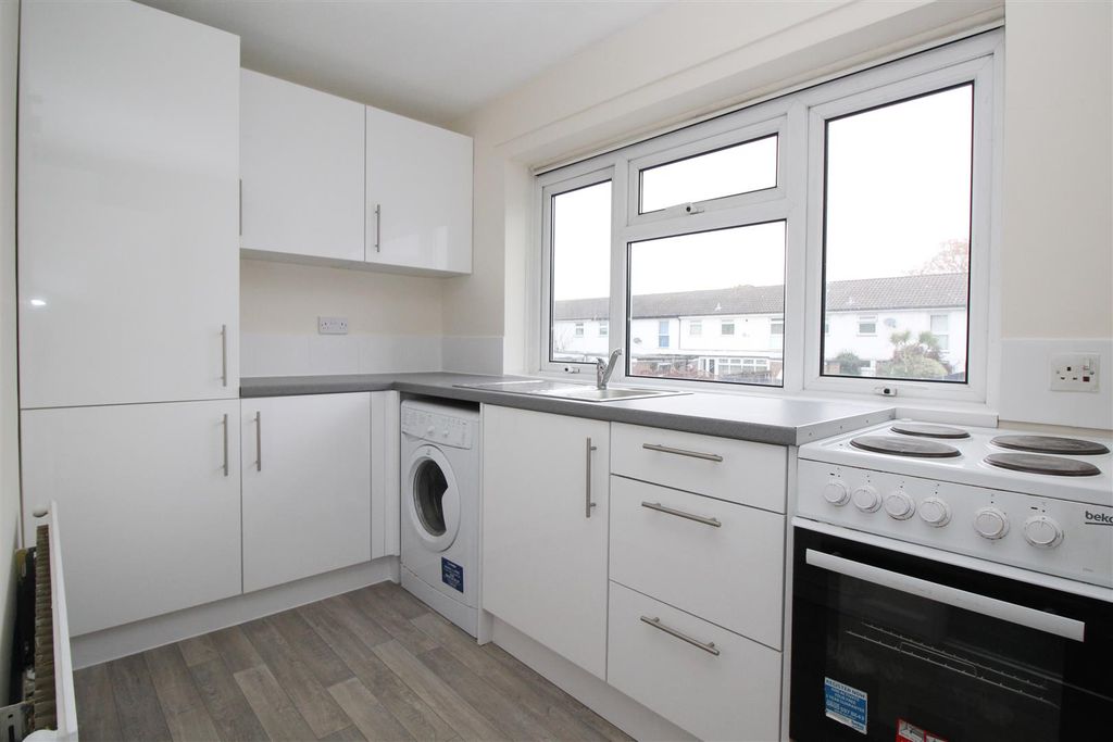 Property photo 3 of 6 Kitchen.Jpg