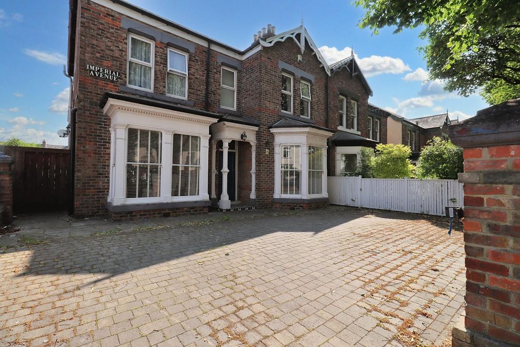 Property photo 1 of 41