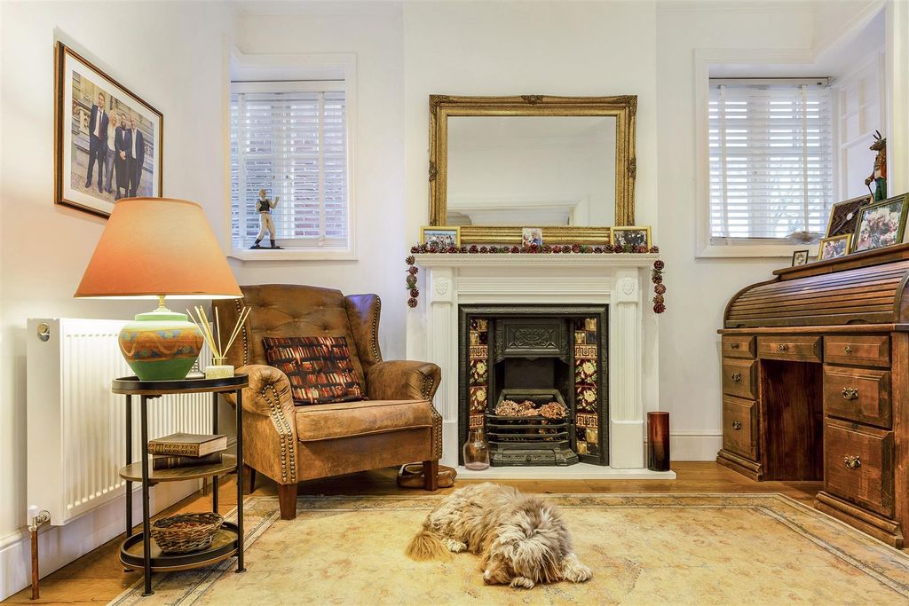 Property photo 2 of 11