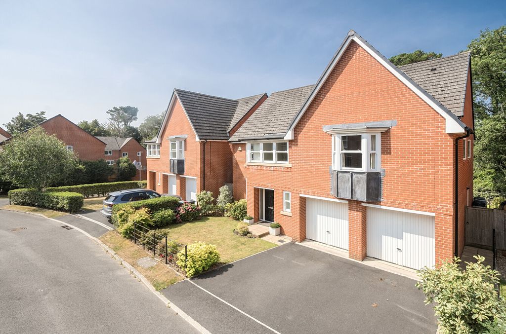 Property photo 1 of 32 1340259-2-689F636...