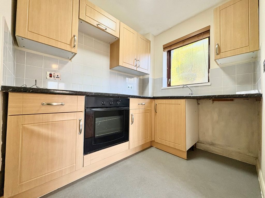 Property photo 2 of 9 Picture No. 15