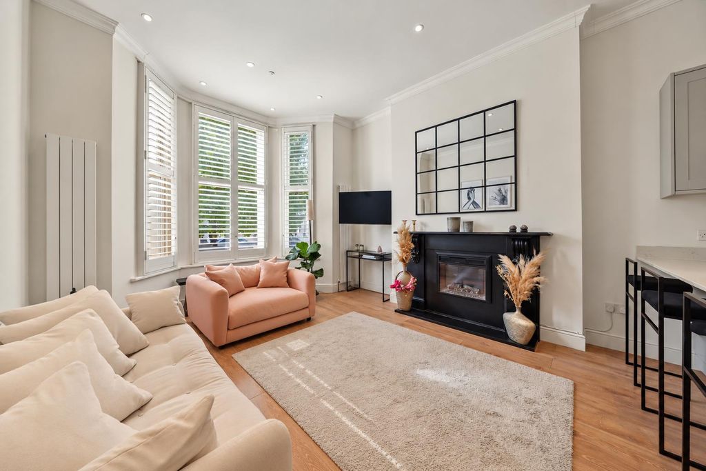 Property photo 3 of 11 3.Jpg