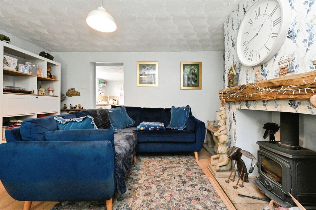 Property photo 3 of 17