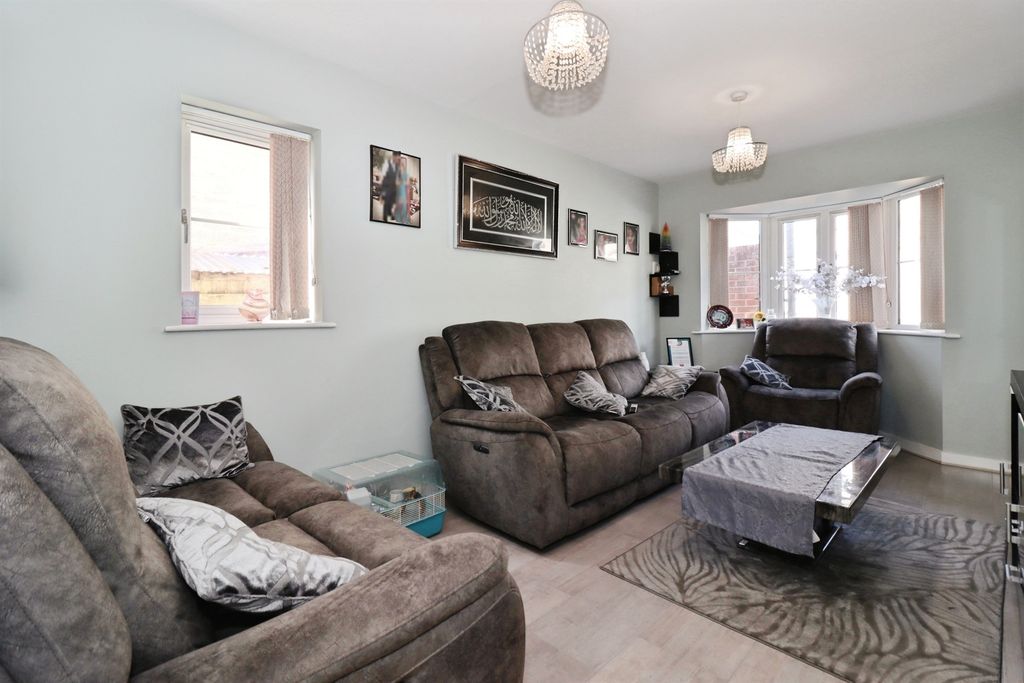 Property photo 2 of 14