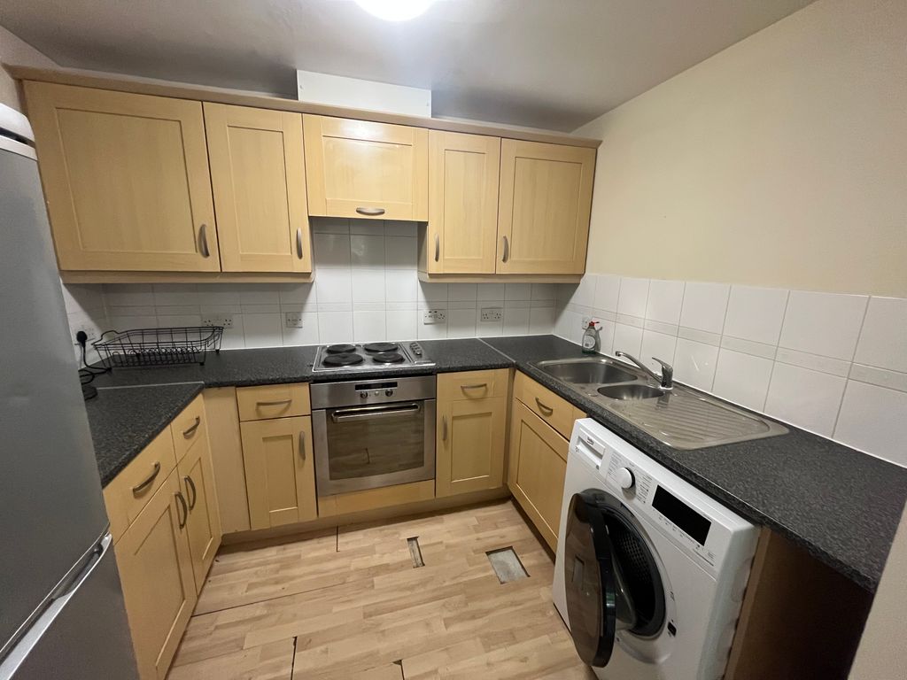 Property photo 3 of 5 Kitchen