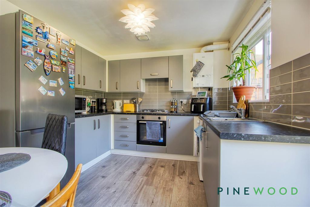 Property photo 2 of 19 Kitchen