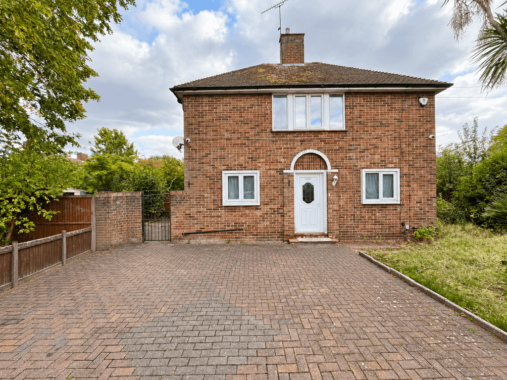 Property photo 1 of 10 3 Bed Detached House To Rent Ringway, Southall Ub2