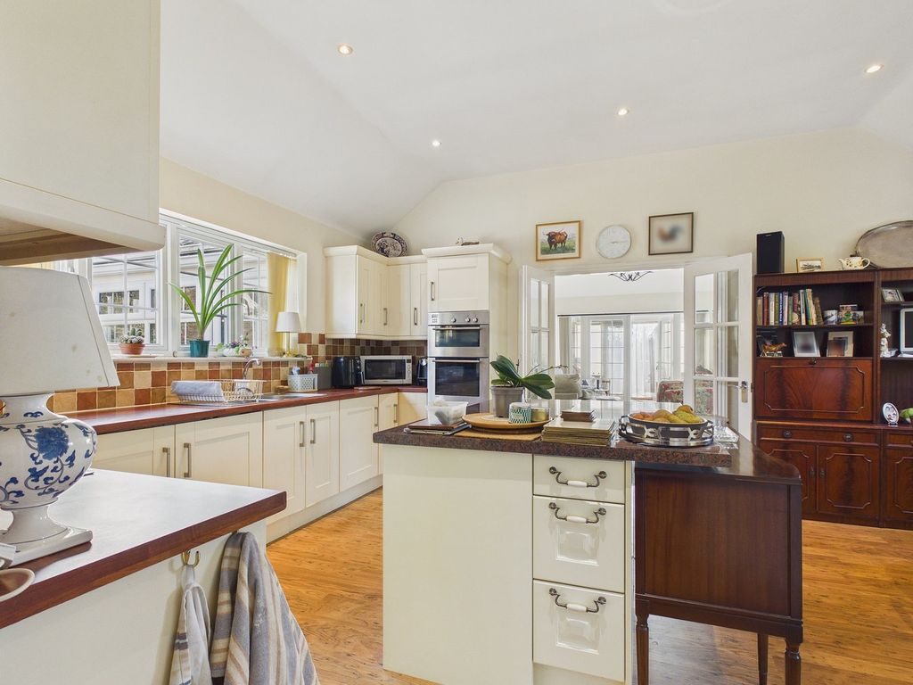 Property photo 3 of 23