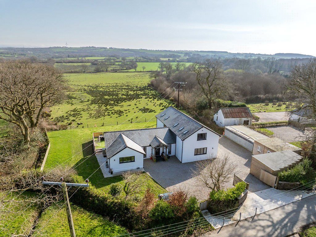 Property photo 1 of 38 Picture No. 04