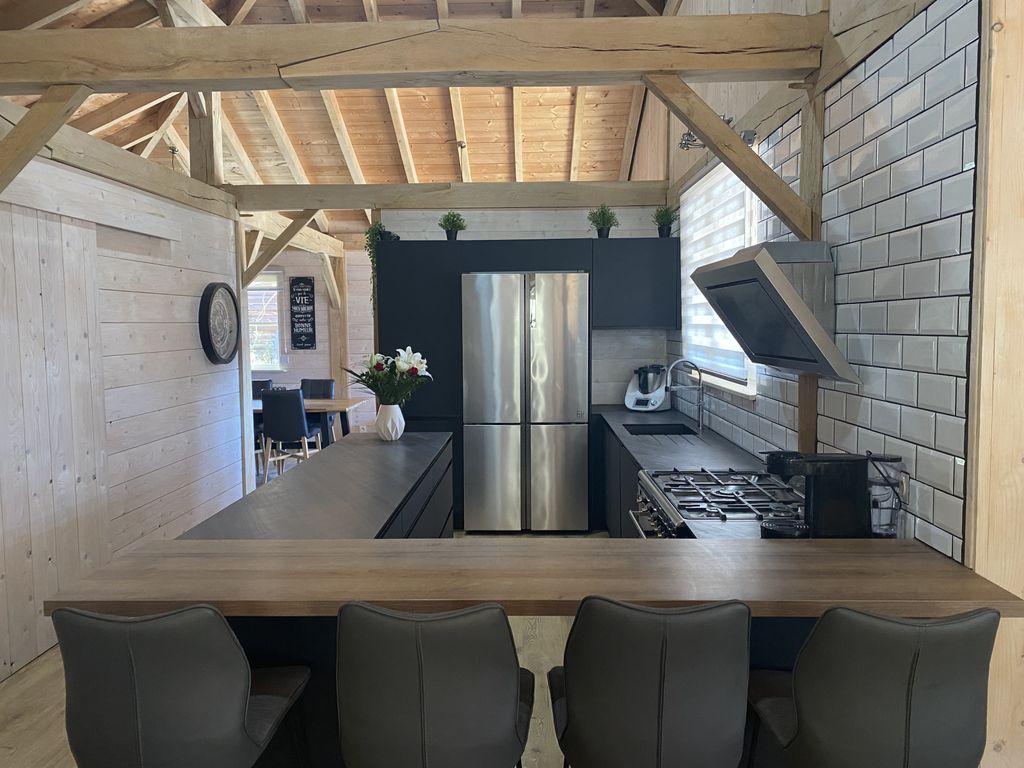 Property photo 3 of 32