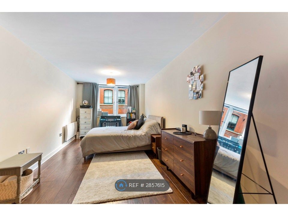 Property photo 2 of 10 Master Bedroom