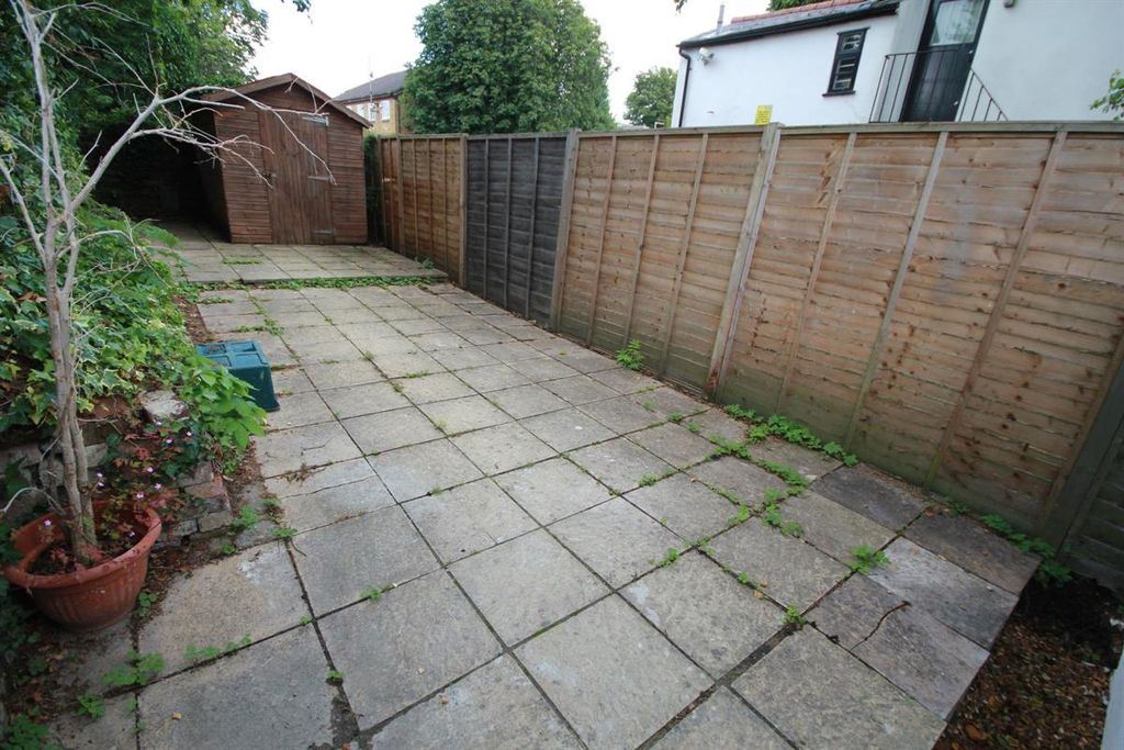 Property photo 3 of 4