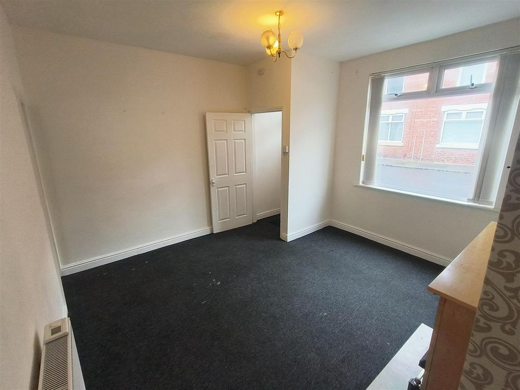 Property photo 3 of 15 1000065646.Jpg