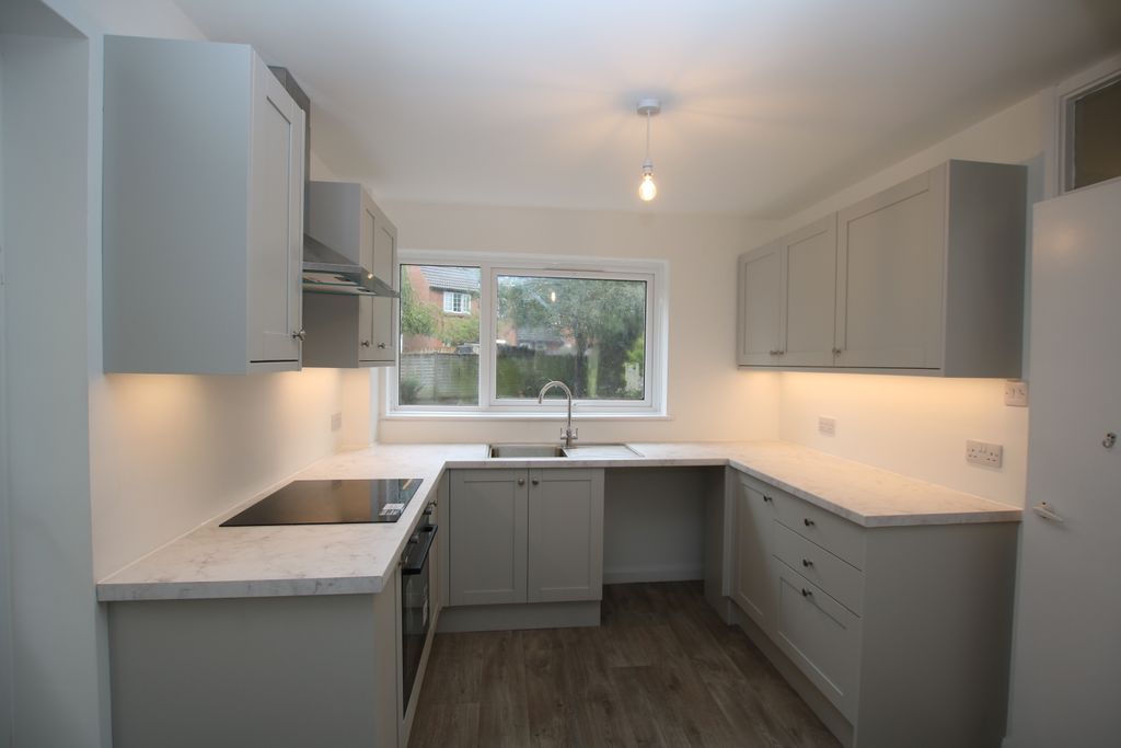Property photo 3 of 14 13Vernonclosen