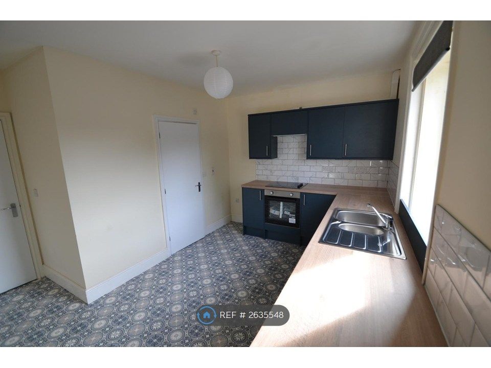 Property photo 2 of 14 Kitchen
