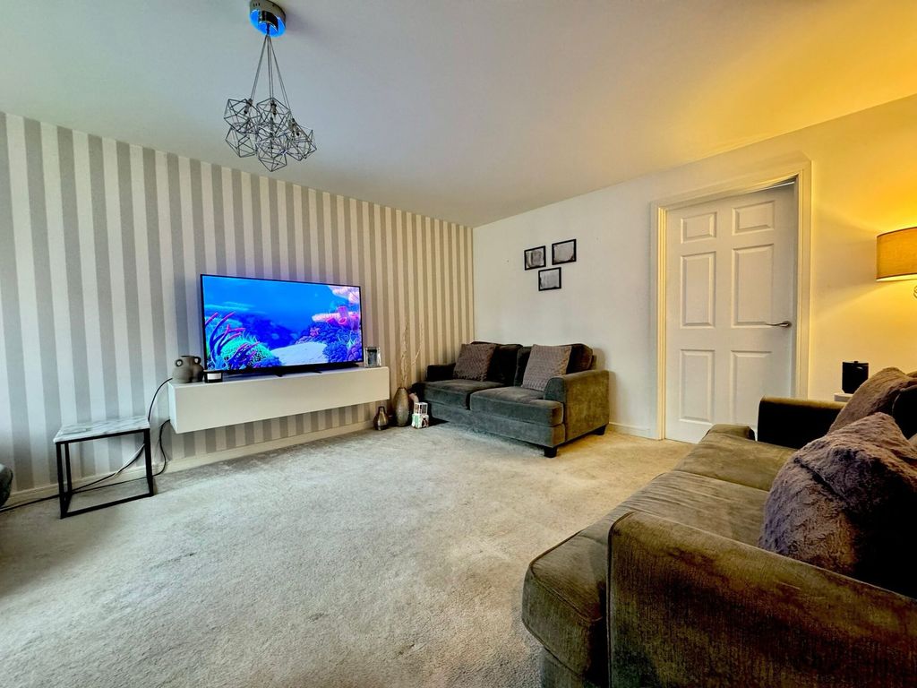 Property photo 3 of 23