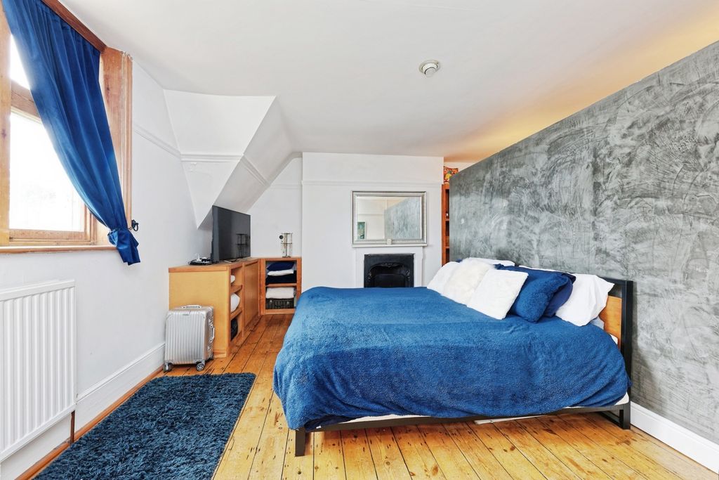 Property photo 3 of 16 Pbox-Img.Jpg