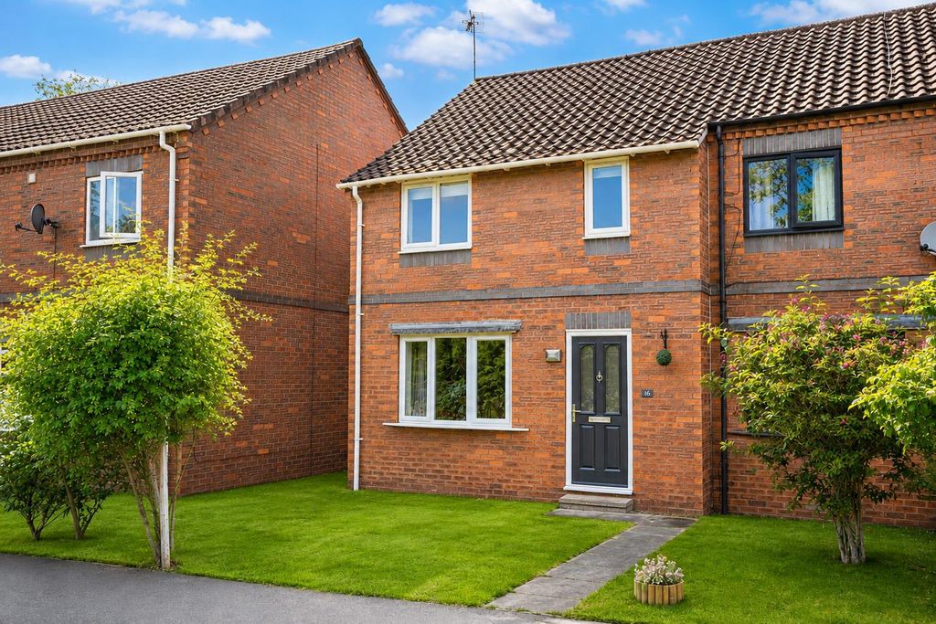 Property photo 1 of 14 External