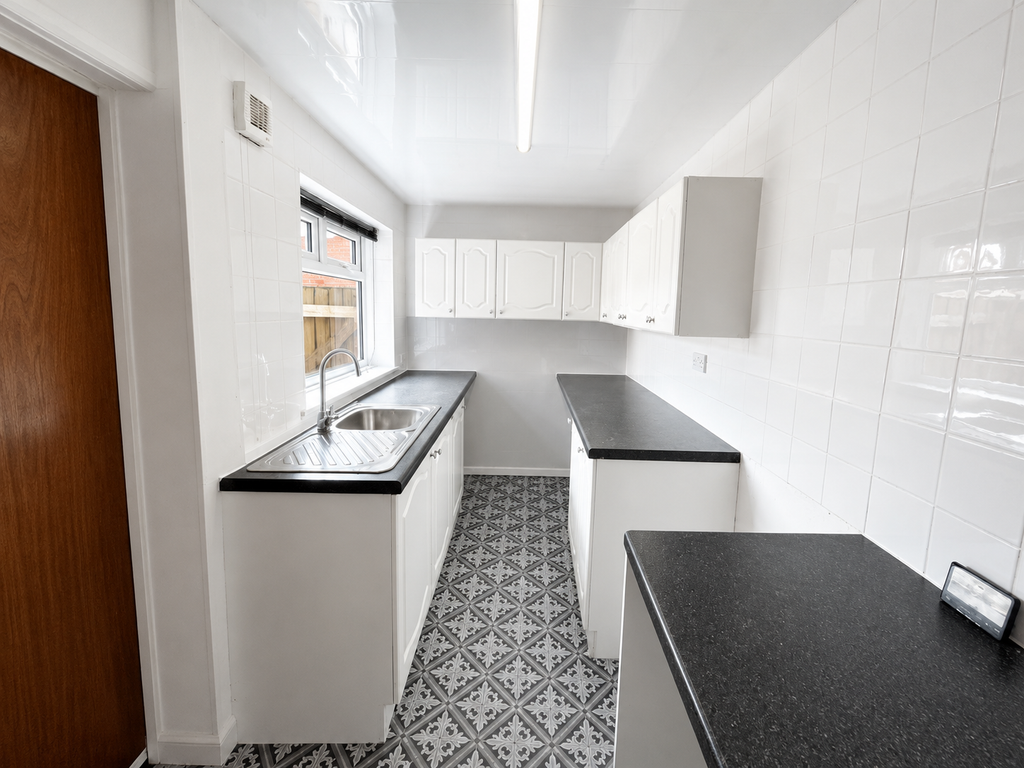 Property photo 3 of 7 Kitchen