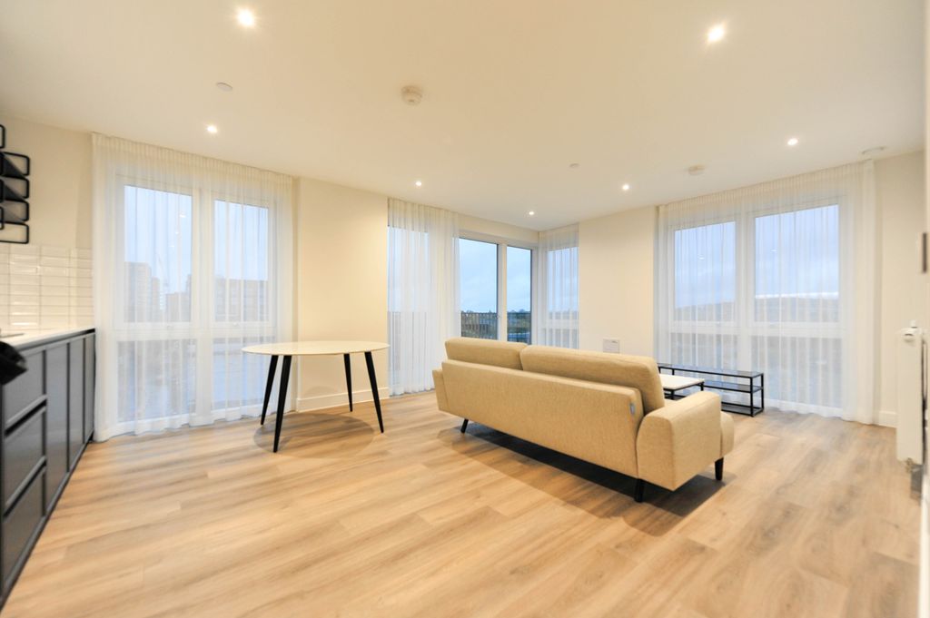 Property photo 3 of 11