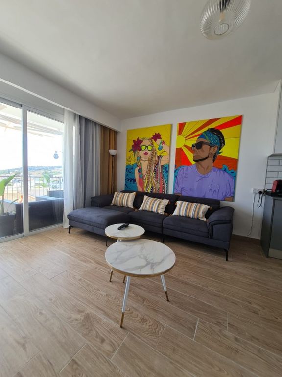 Property photo 2 of 30