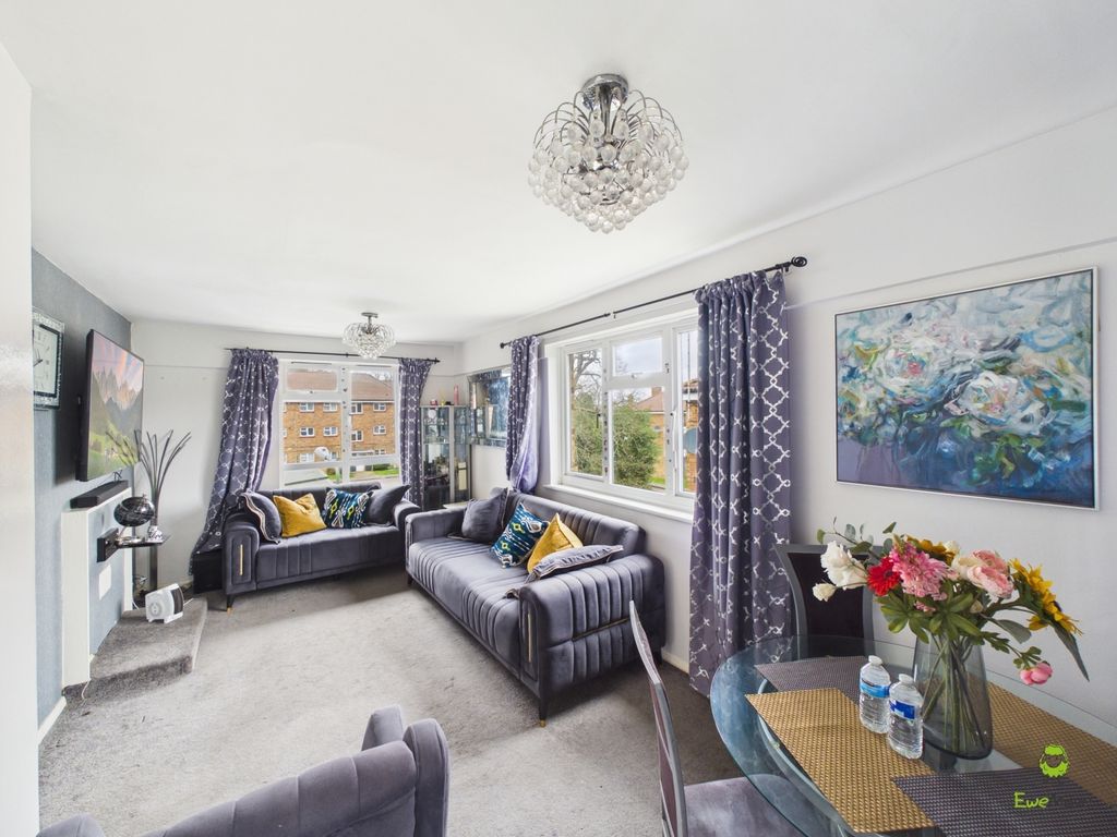 Property photo 3 of 13 Presented By Kevin At Ewemove Bexleyheath And Dart