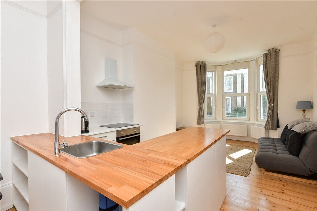 Property photo 2 of 7 Kitchen