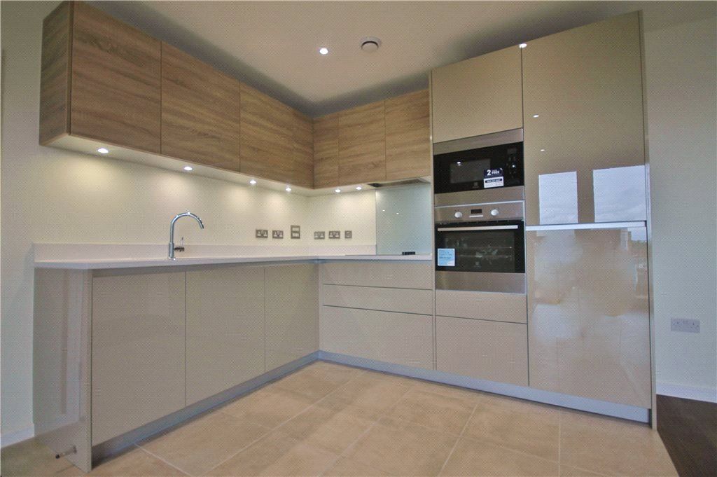 Property photo 3 of 12 Kitchen