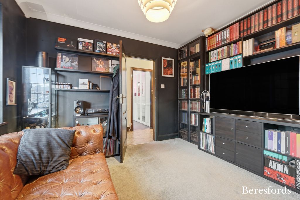 Property photo 3 of 27 Picture 3