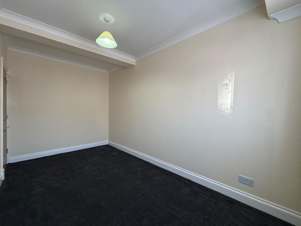 Property photo 2 of 7 Bedroom