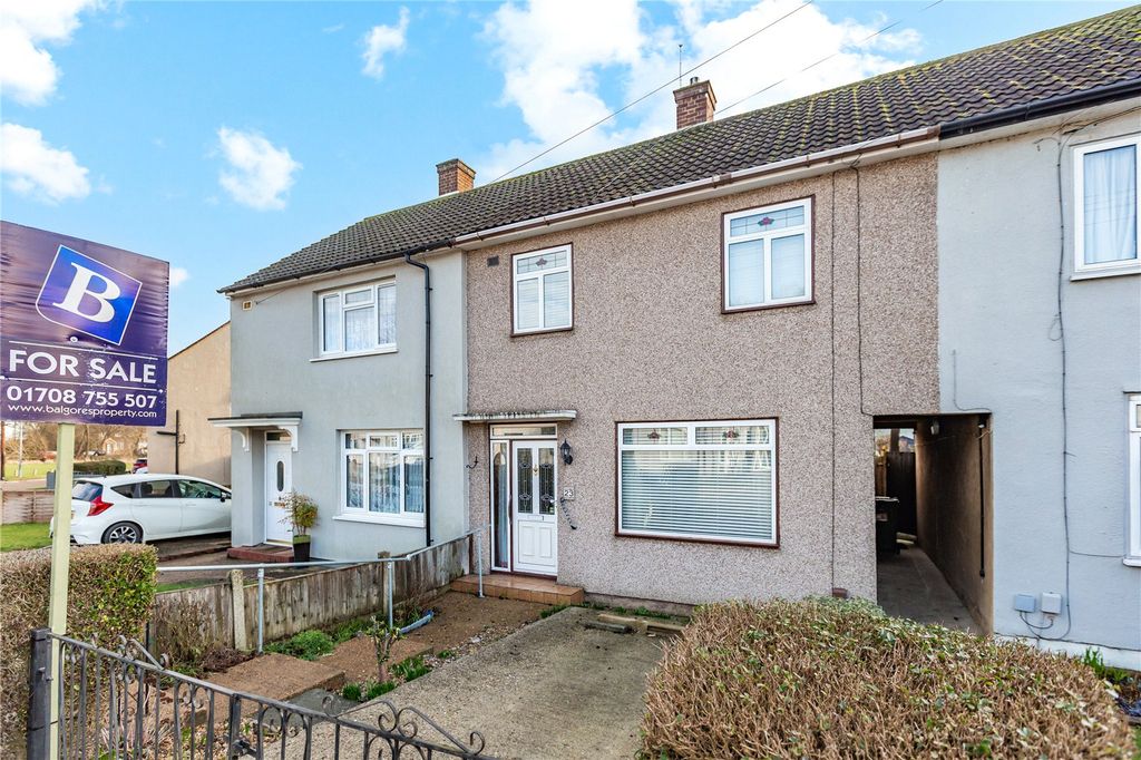 Property photo 1 of 10 Front